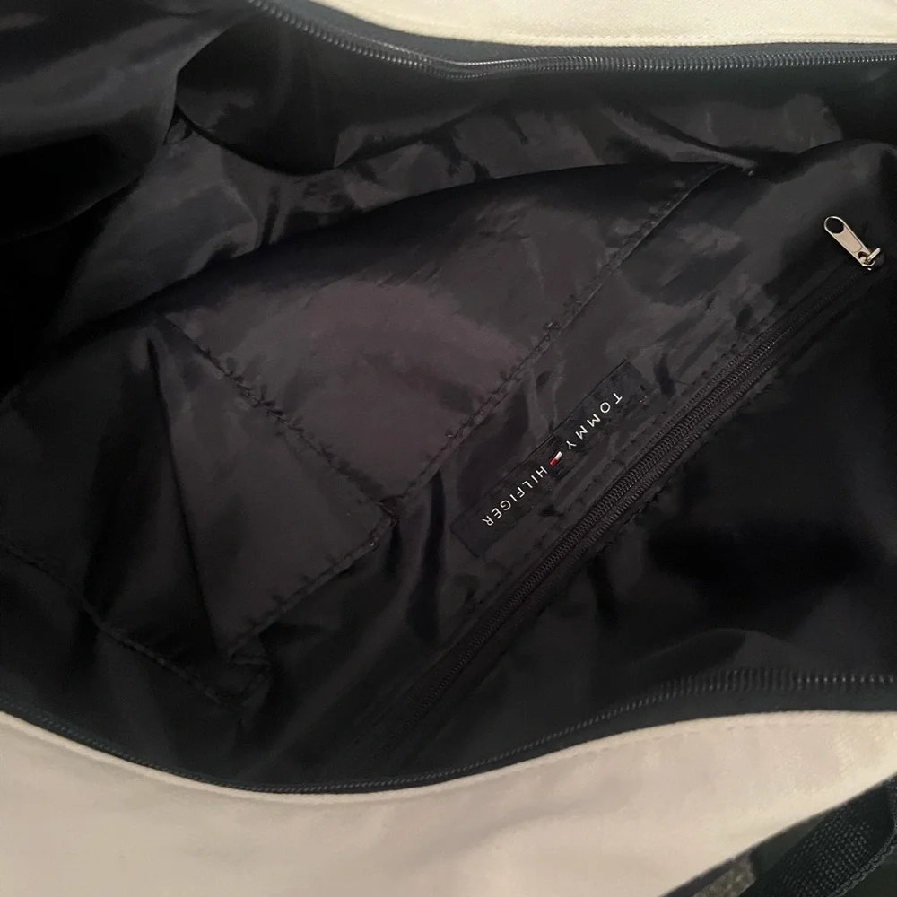 Tommy Hilfiger Duffle bag